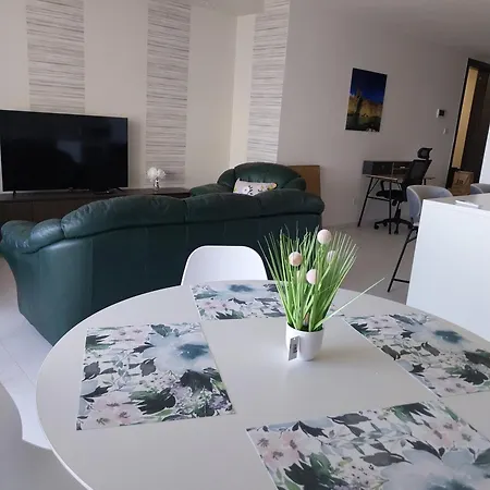 Mellieha, Charming 2 Bedroom Apartment Santa Maria Heights Mellieha Exterior photo